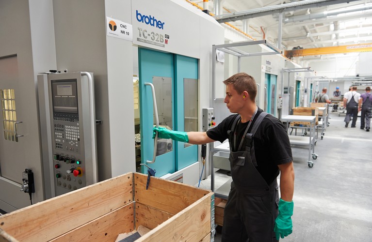 Aktualnie fabryka Alteams Group w Lęborku zatrudnia 87 osób, ale docelowo (w 2016 r.) w firmie znajdzie zatrudnienie 300 osób. <br><br> <br> fot.  (aw/mr) PAP/Adam Warżawa