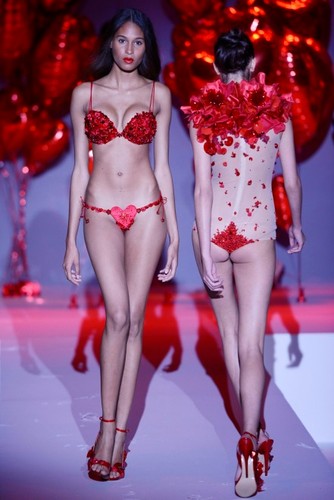 Kolekcja bielizny Zahii Dehar