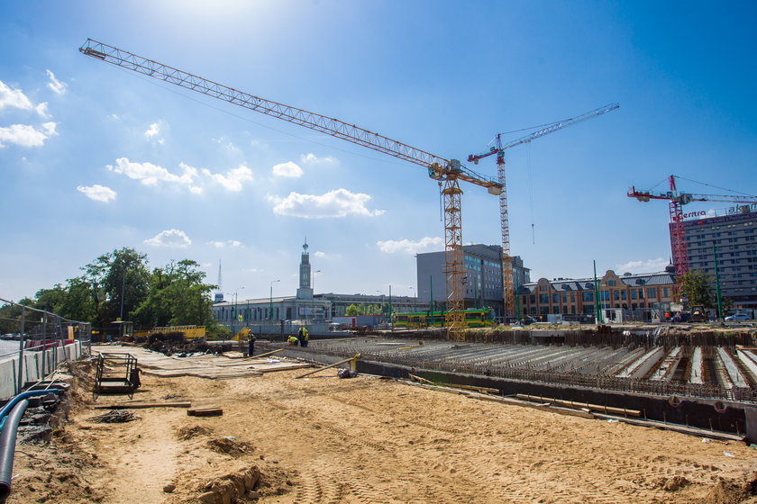 Usunięto kompromitujący banner z nierealną datą ukończenia Kaponiery