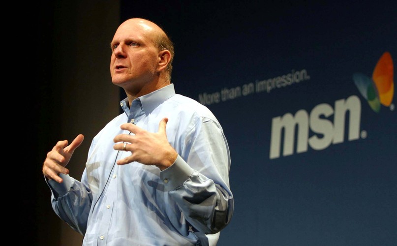 <b>2004-2006: MSN Search</b>
<br><br>
25 marca 2004 roku, podczas konferencji poświęconej reklamie internetowej, Ballmer otwarcie przyznaje, że największym błędem Microsoftu w poprzednich latach był brak własnej wyszukiwarki internetowej. Obiecuje również większe wsparcie dla projektu MSN Search. Dwa lata później wyszukiwarka MSN wciąż znajduje się za plecami Google'a i Yahoo. W 2009 roku zostaje zastąpiona przez nową wyszukiwarkę Bing.