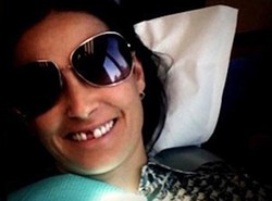 Zobacz Demi Moore bez zęba na przedzie