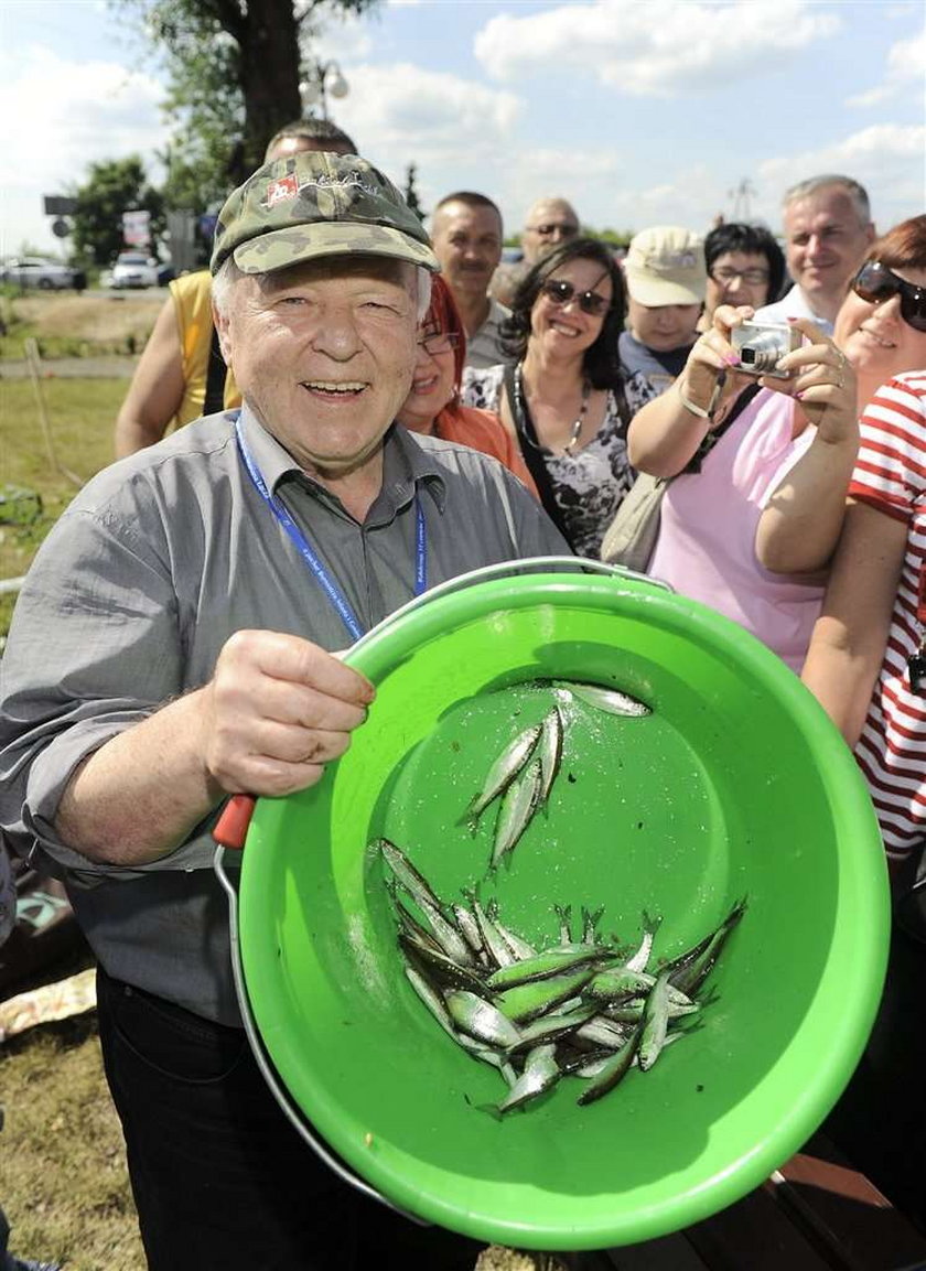 Aktor lubi rzeźbić i wędkować. Który?