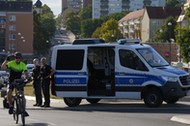 Polsko-niemieckie przejście graniczne Słubice - Frankfurt nad Odrą. Niemiecka policja kontroluje wjeżdżających do Niemiec.