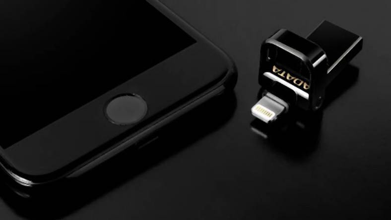ADATA AI920 - klucz USB dla iPhone'a w kolorze Jet Black