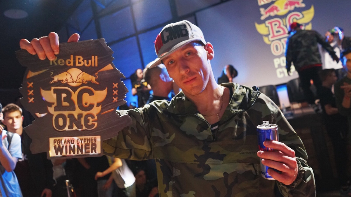 W niedzielę 2 kwietnia odbyły się polskie eliminacje do światowych zawodów breakingowych Red Bull BC One. Tancerze z całej Polski przyjechali do Krakowa, aby zaprezentować swoje umiejętności i powalczyć o bilet do Amsterdamu, gdzie odbędzie się globalny finał. Po zaciętych walkach na tanecznym ringu zwycięzcą został B-boy Zawisza.