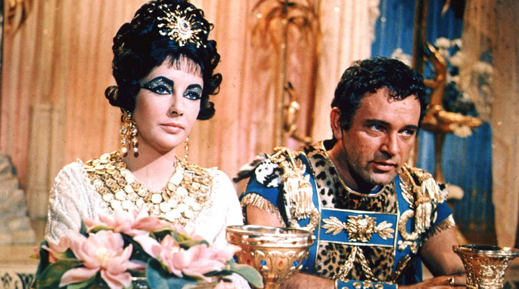 Elizabeth Taylor és Richard Burton a kamerák mögött is egymásra találtak (Fotó: RAS-archív)