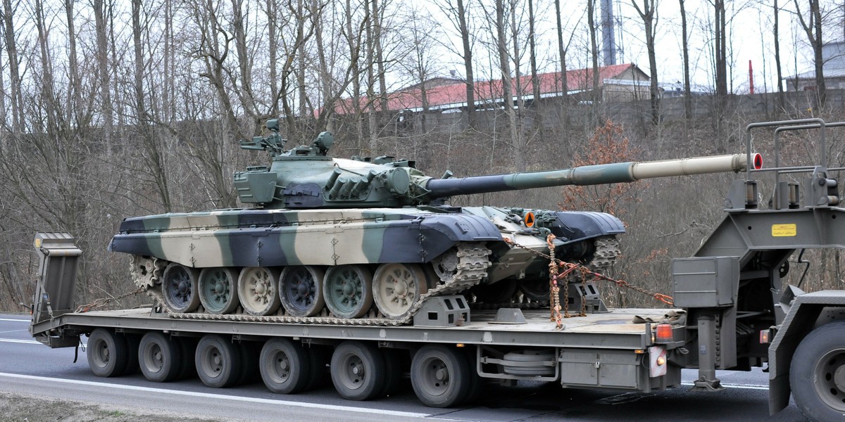 Czołgi T-72 konstrukcji poradzieckiej nadal stanowią trzon wyposażenia polskiej armii. 