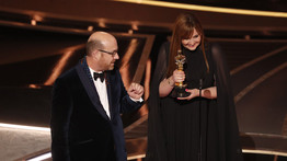 Egy kis faluból a filmvilág csúcsára: érdekes titkok új Oscar-díjasunkról, Sipos Zsuzsáról