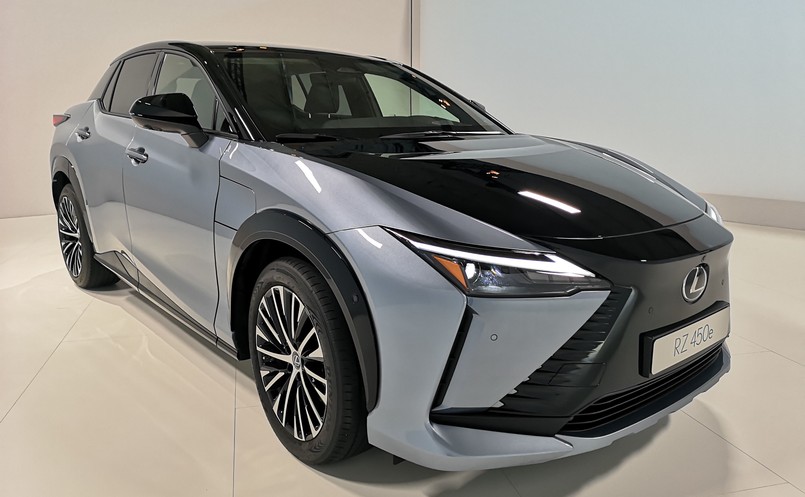 Lexus RZ 450e