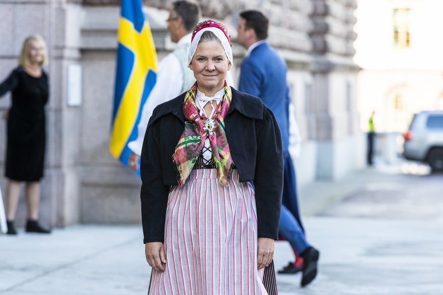 Magdalena Andersson w tradycyjnym szwedzkim stroju w dniu otwarcia sesji parlamentu