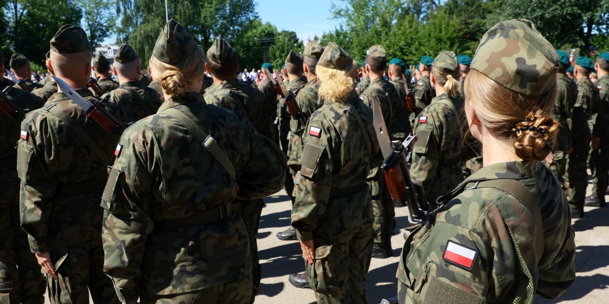 W projekcie rozporządzenia pojawił się punkt dotyczący dodatków dla odbywających obowiązkową służbę wojskową