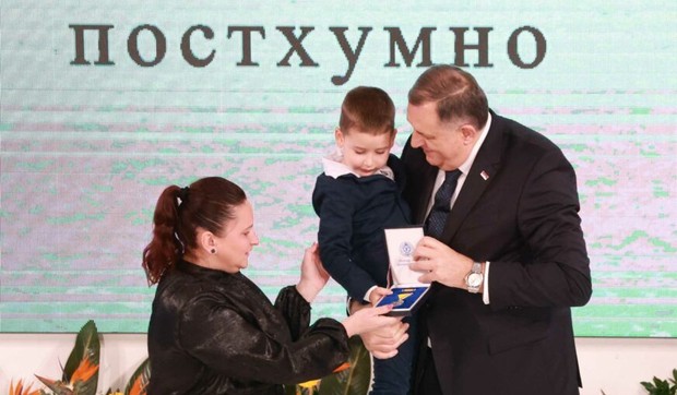 Nenad Marković, Lazar Marković, Milorad Dodik, odlikovanje