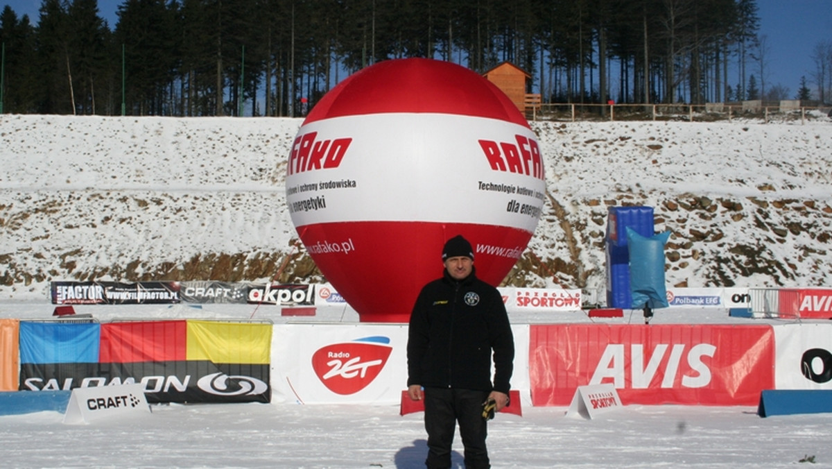 Włodzimierz Waluś jest jednym z trenerów biegów narciarskich w Niepublicznym Liceum Ogólnokształcącym Szkoły Mistrzostwa Sportowego Sportów Zimowych PZN w Szczyrku. Jego podopieczni startują przede wszystkim w kategorii wiekowej juniora B. Dwóch z nich: Patrycjusz Polok i Sven Rakoszek, znajduje się w ścisłej czołówce klasyfikacji generalnej Polbank CUP.