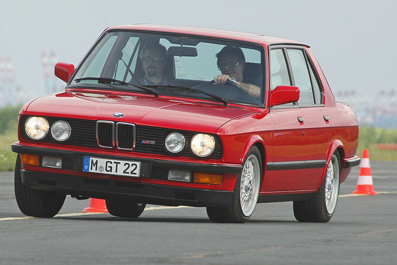 BMW M5 (E28)