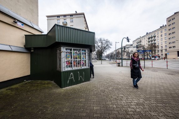 Grażyna Kotolińska od 34 lat prowadzi kiosk Ruchu. Mówi, że ludzie traktują go jak konfesjonał.