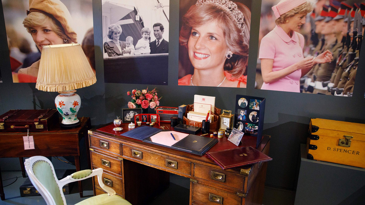 Wystawa prywatnych przedmiotów księżnej Diany w Buckingham Palace