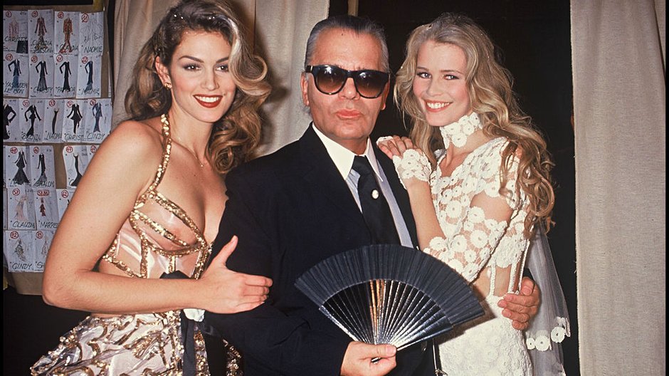 Cindy Crawford, Karl Lagerfeld i Claudia Schiffer, pokaz Chanel, Paryż 1993