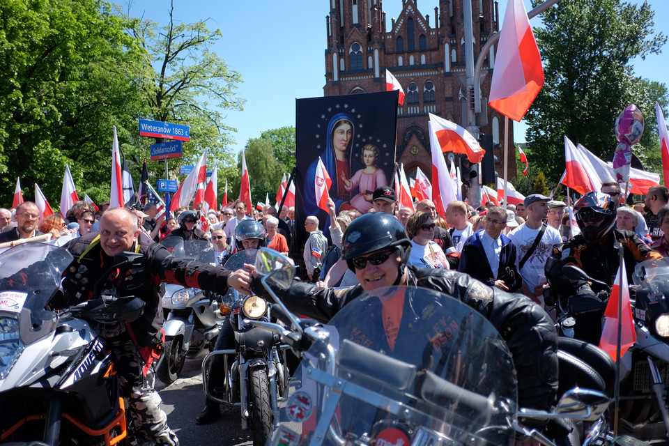 WARSZAWA MARSZ ODWAGI POLSKO NARODOWCY (uczestnicy marszu)