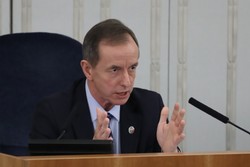 Grodzki kpi z Kaczyńskiego: Jeżeli przedstawiciele elitarnej warszawki używają sformułowań "chamska hołota"...