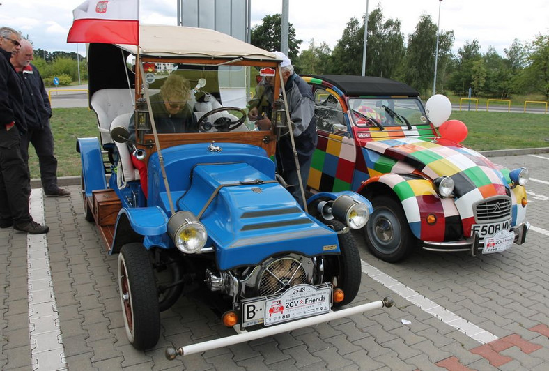 21. Światowy Zlot Miłośników Citroëna 2CV Toruń 2015