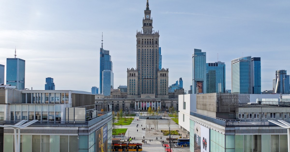 Miasto się zmienia! Nowe wiadukty, kładki i zieleń. Zobacz podsumowanie ubiegłego roku w stołecznych inwestycjach