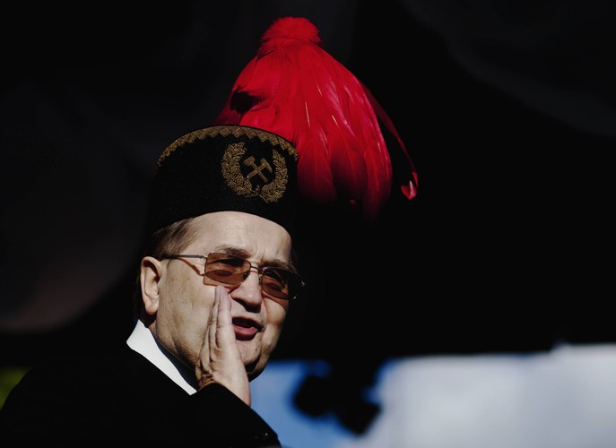 <b>1. Ojciec Tadeusz Rydzyk</b><br>
'Wprost' pisze o nim Moherowy Król. Właściciel medialnego koncernu w skład którego wchodzi 'Nasz Dziennik', TV Trwam i Radio Maryja. Rydzyk jest kluczowym graczem na prawicy - ma wpływ na polityków, jednocześnie potrafi zorganizować wielotysięczną manifestację.