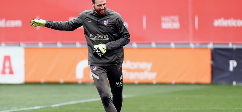 Piłkarskie kluby omijają restrykcje związane z pandemią COVID-19