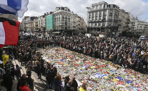 Policyjne naloty na islamistów w Brukseli. Trzech podejrzanych usłyszało zarzuty