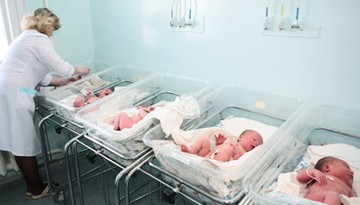 Dramatyczna sytuacja w szpitalach. Znikają nawet najlepsze porodówki