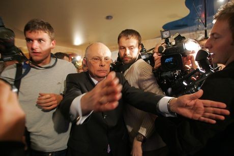 12.11.2006 WARSZAWA CAFE ROZDROZE WIEC WYBORCZY MARKA BOROWSKIEGO FOT IGOR MORYE