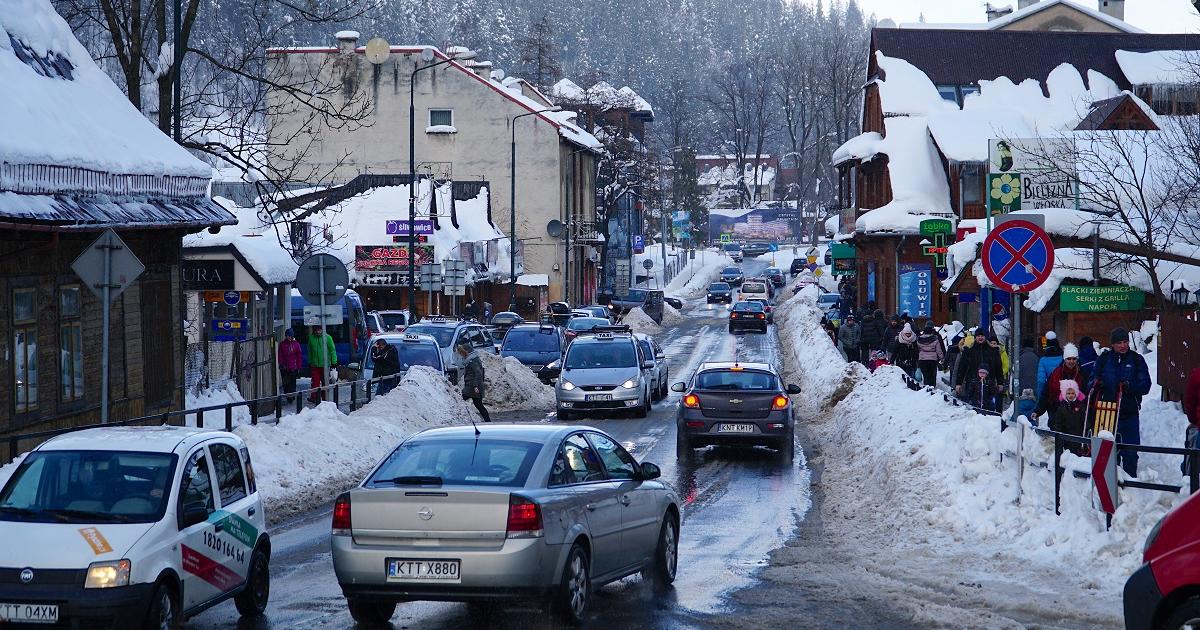  Ceny parkingów pod Morskim Okiem i w Zakopanem zwalają z nóg. Górale w formie