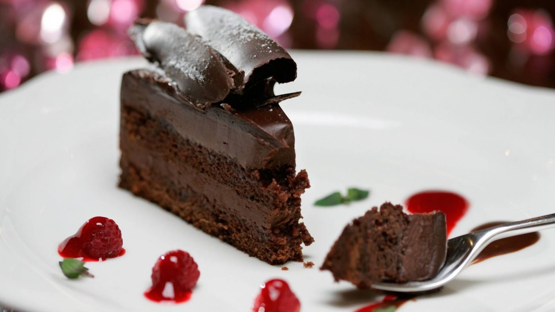 Carska čokoladna torta nije slučajno dobila takvo ime - to je savršeni slatkiš