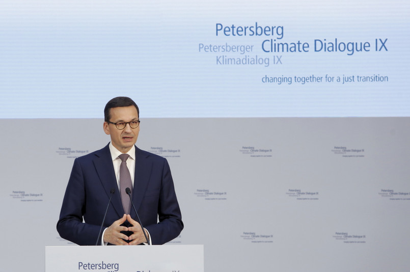 Premier RP Mateusz Morawiecki podczas sesji politycznej IX Petersberskiego Dialogu Klimatycznego w Centrum Kongresowym Axica w Berlinie.