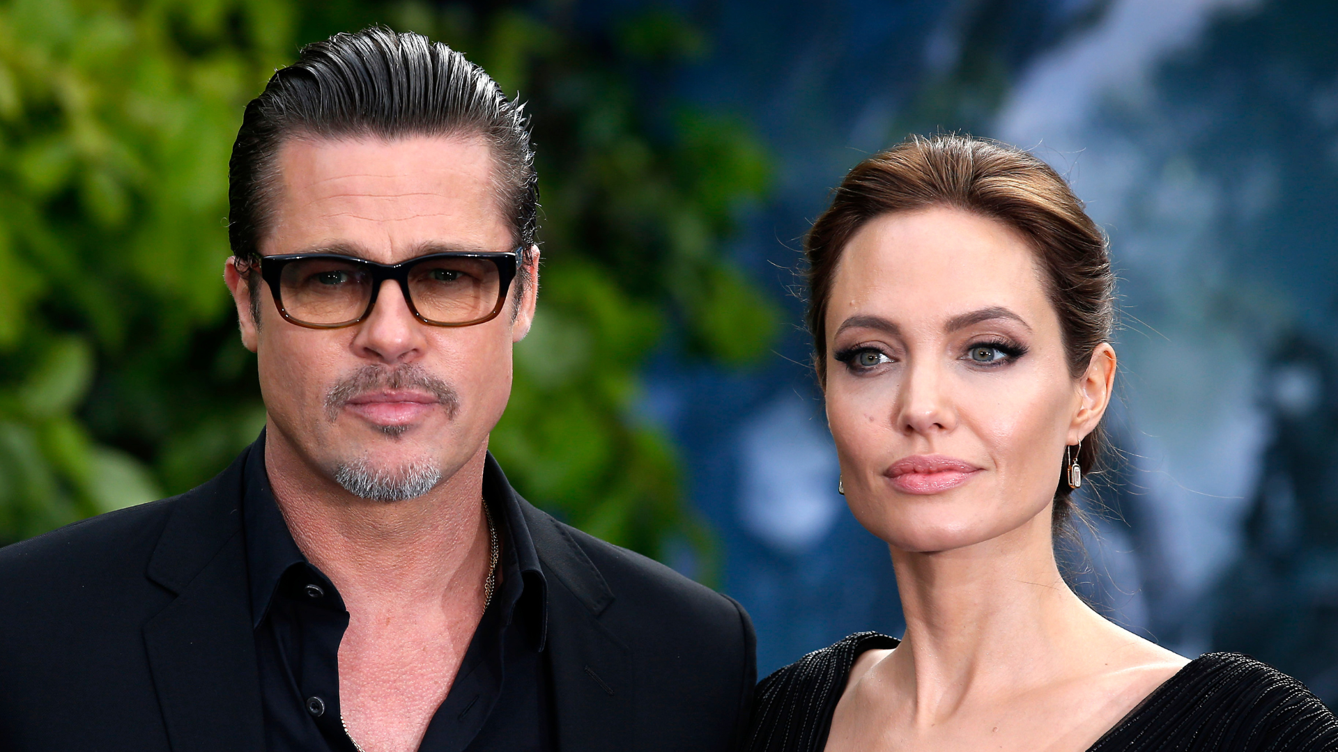 Pitt a Jolie sa začali súdiť kvôli predaju francúzskeho vinárstva.