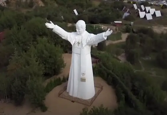 "Pozwólcie nam się śmiać!" - mówią reżyserzy dokumentu "Jak Bóg szukał Karela" o polskiej religijności