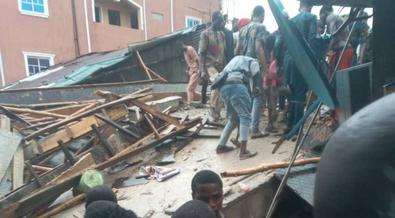 5 rescued, 4 dead bodies picked as 3-storey building collapses in Lagos
