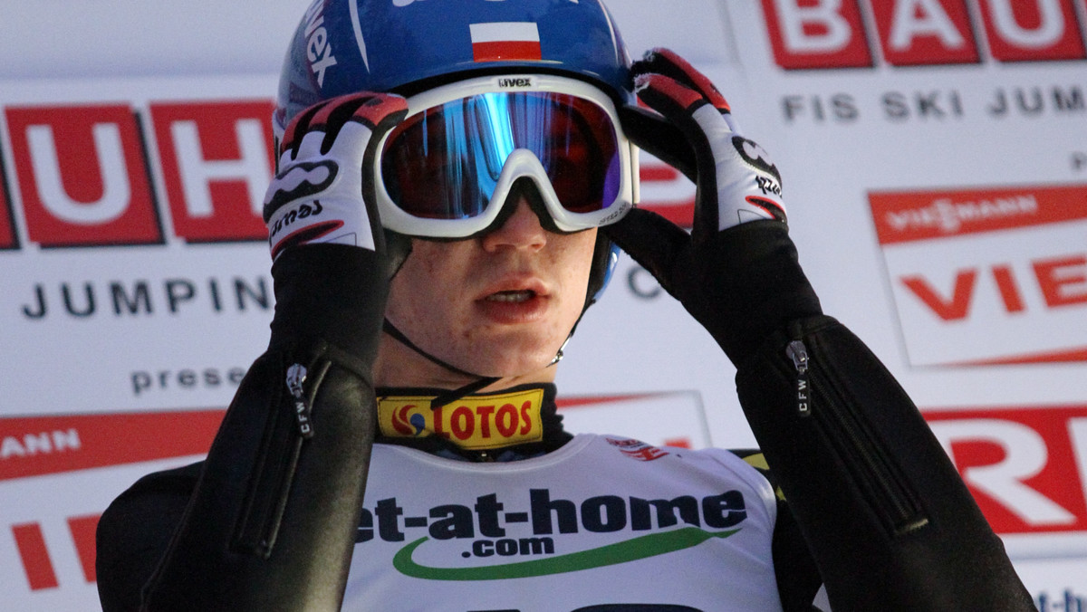 Kamil Stoch zajął drugie miejsce w pierwszym w tym sezonie konkursie Pucharu Kontynentalnego w skokach narciarskich na igelicie w słoweńskiej miejscowości Kranj. Zwyciężył Austriak Andreas Strolz, a trzecie miejsce zajął Dawid Kubacki.