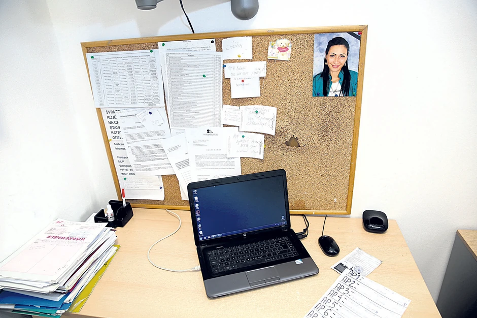 Nesreća koja se dogodila pogodila je sve zaposlene u GAK „Narodni front“ koji su poznavali Maju, a u znak sećanja na nju kolege su u sobi za sestre na odeljenju apartmana okačile njenu sliku