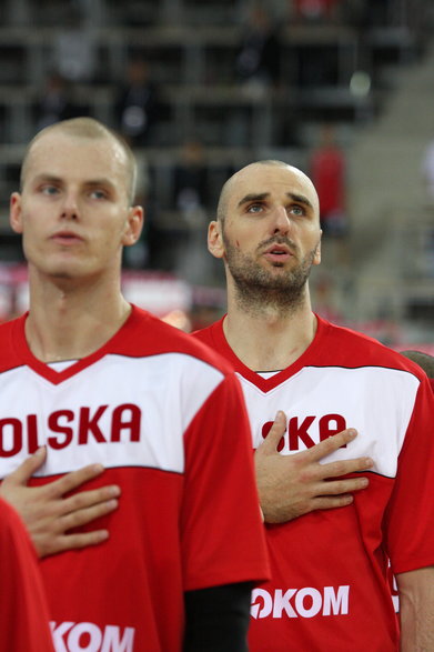 Maciej Lampe i Marcin Gortat przed meczem Polska - Słowenia w Łodzi w ramach ME 2009