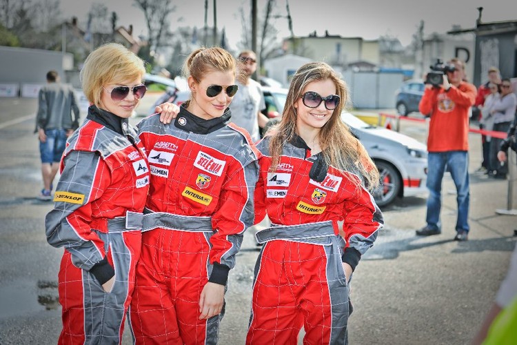 Weronika Marczuk, Aleksandra Kisio i Maria Niklińska podczas ABARTH CHALLENGE
