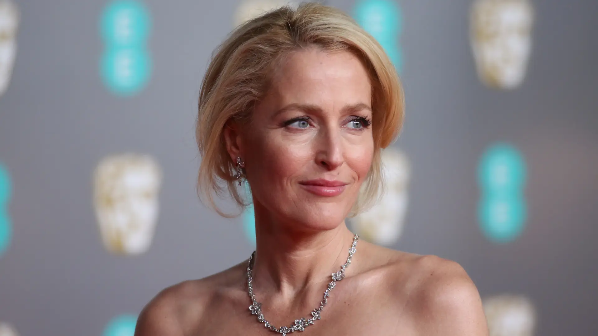 Gillian Anderson nie będzie nosić stanika. "Nie obchodzi mnie to, czy piersi sięgają mi do pępka"