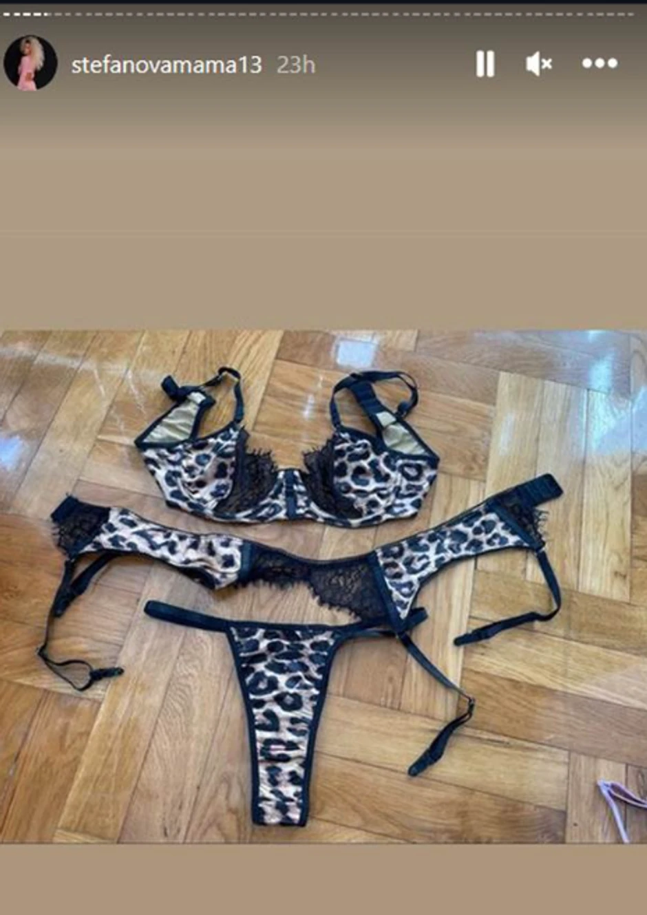 Donji veš koji prodaje Milica Dabović