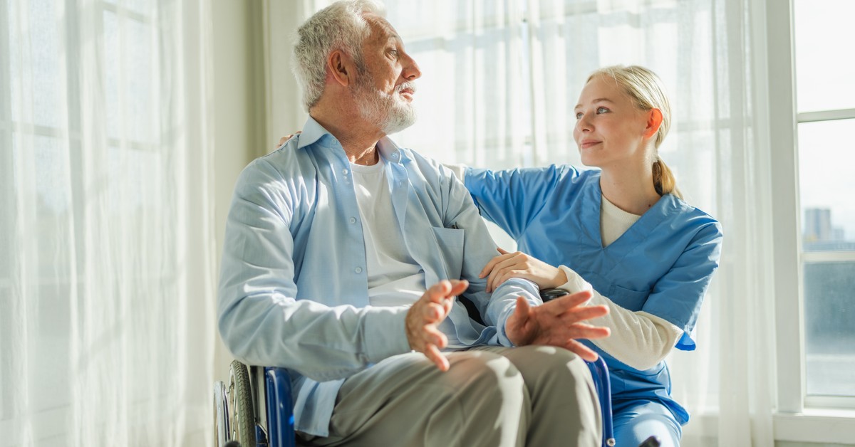 Usługi opiekuńcze nie będą mogły być łączone z bonem senioralnym