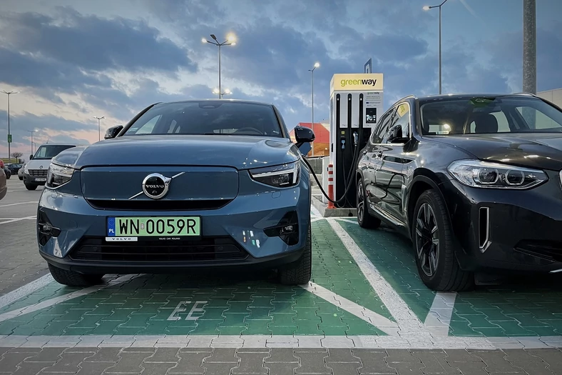 Volvo C40 Recharge na stacji szybkiego ładowania GreenWay w Lublinie