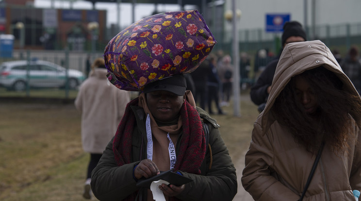 Rasszista bánásmódban részesülnek az afrikai menekültek/ Fotó: Northfoto