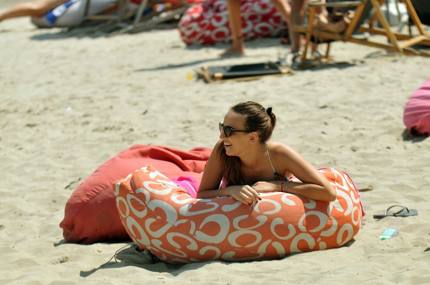 Štrand su preplavile prelepe devojke koje su došle u Novi Sad zbog Exita