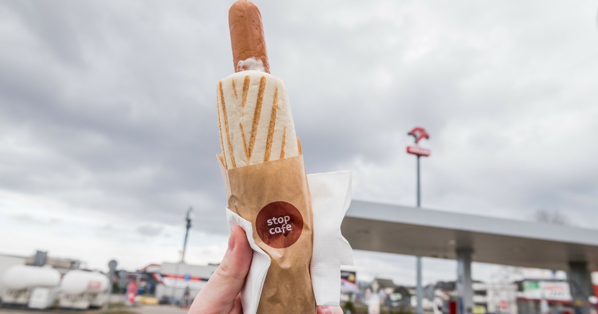 Orlen szuka dostawców parówek i kiełbasek do hot-dogów