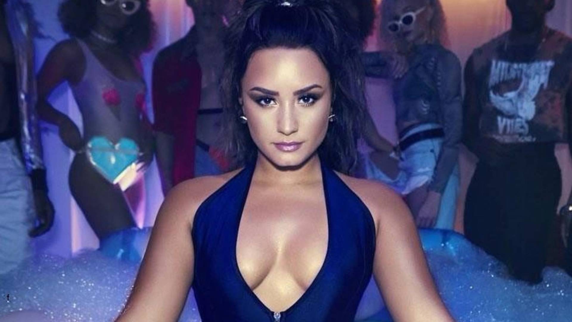 Demi Lovato ima pesmu zbog koje ćete poželeti da mašete srednjim prstom hejterima