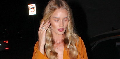 Rosie Huntington-Whiteley pokazała dekolt