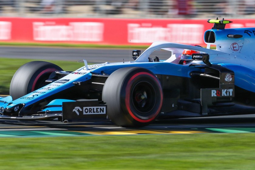 Kubica znów ściga się w F1. W Melbourne mu nie poszło 